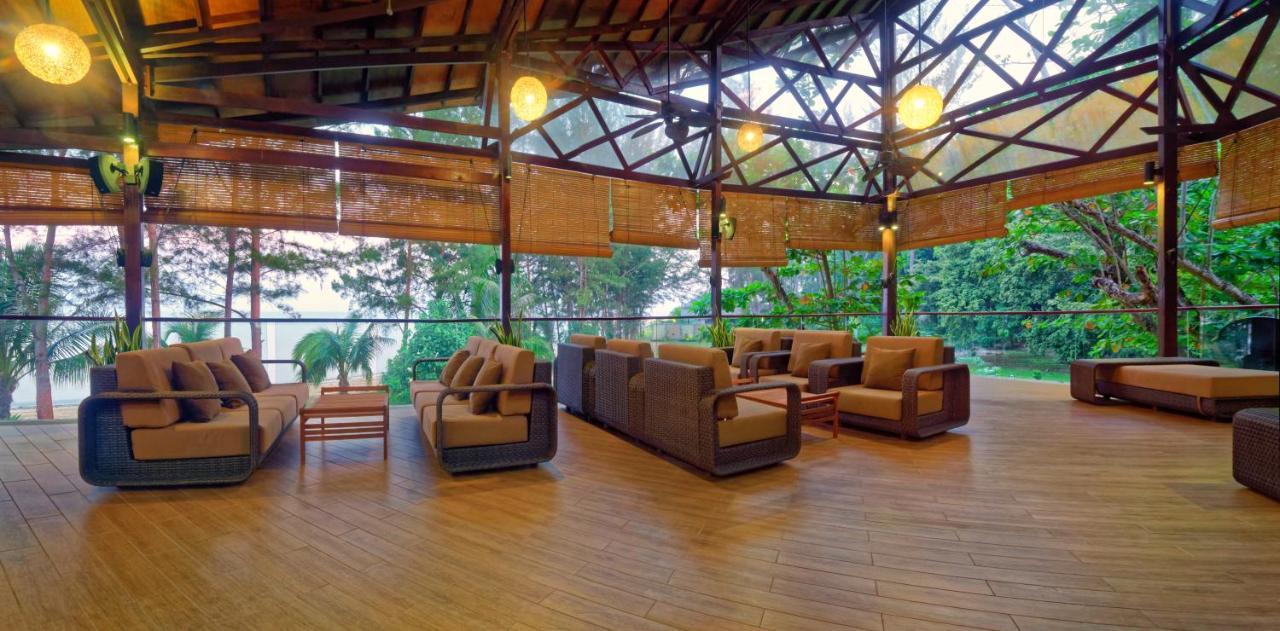 Borneo Eagle Resort Kota Kinabalu Exterior photo